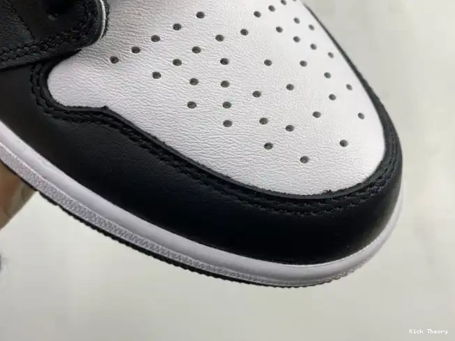 Kicked Out Shoe Store (2014) 555088-010 Jordan Black 1 Retro White Air 0612